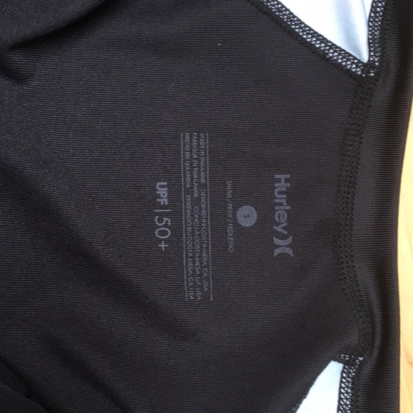 Hurley Rashguard NWOT Size S (fits like size XS) - Picture 3 of 3